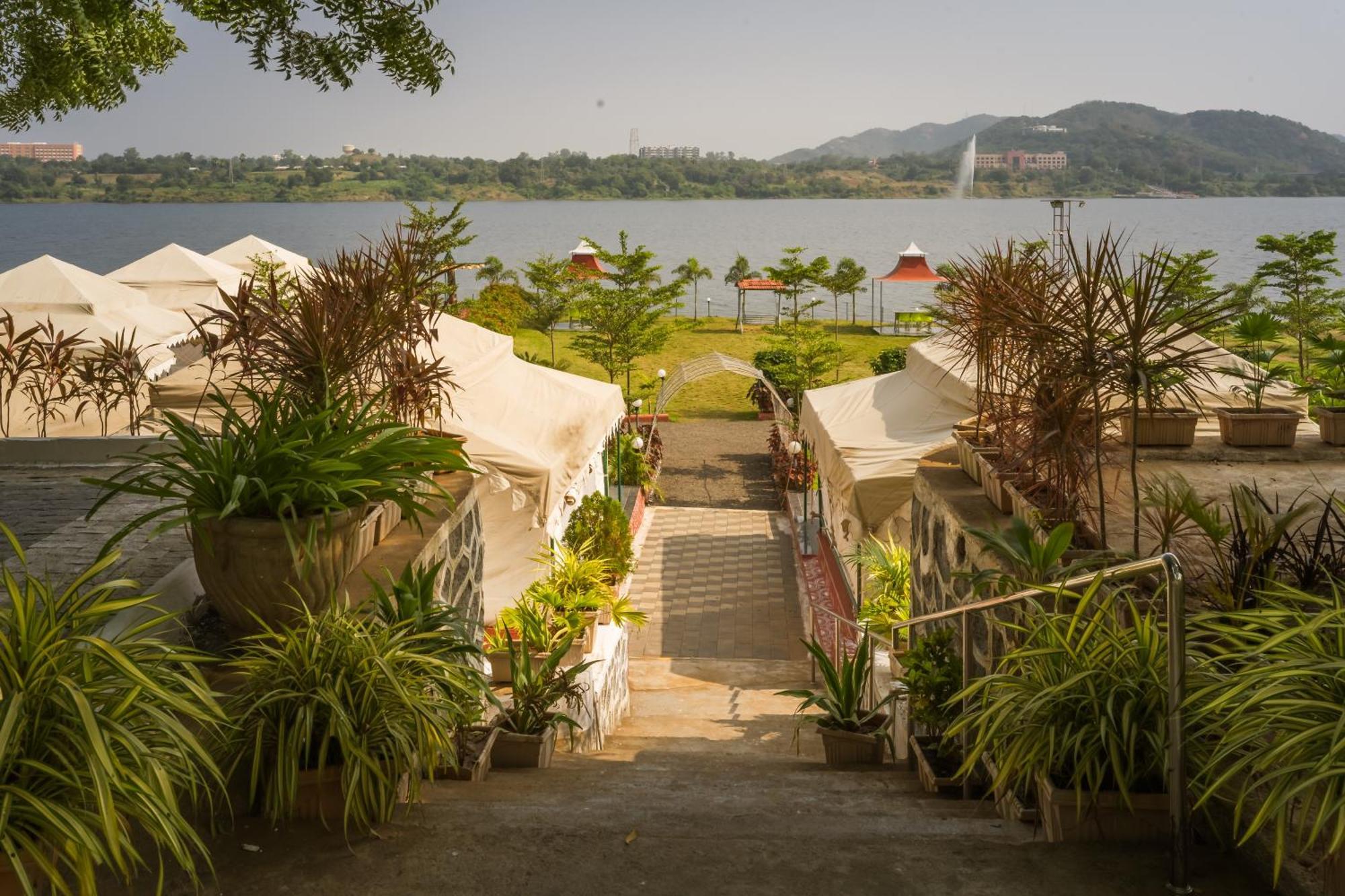 Riverview Tent Resort Kevadia Exterior photo